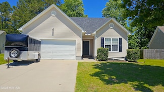 127 Whiteleaf Dr, Jacksonville, NC 28546