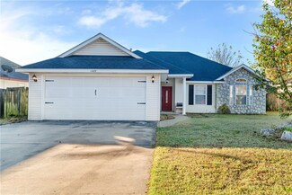 1409 Sunrise Cir, Siloam Springs, AR 72761
