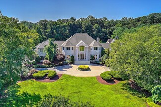 16 Country Meadow Dr, Colts Neck, NJ 07722