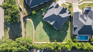 318 Waters Edge Dr, Argyle, TX 76226