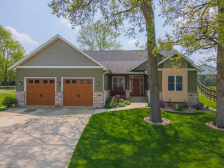 4 Brome Ct, Bloomington, IL 61705