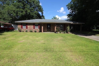 48 Hoy Rd, Laurel, MS 39443