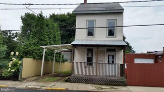 11 Mifflin St, Pine Grove, PA 17963
