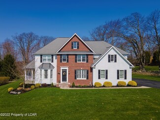 114 Wakefield Rd, Shavertown, PA 18708