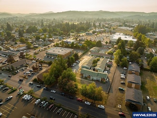 125 Gateway Blvd, Cottage Grove, OR 97424
