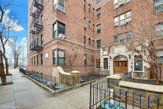 41-09 41st St, Sunnyside, NY 11104