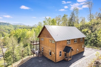 201 Laurel Oaks Way, Gatlinburg, TN 37738