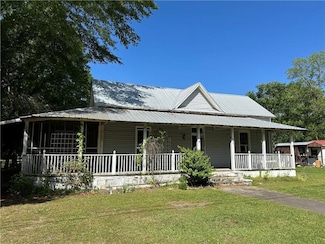 804 Main St, Hurtsboro, AL 36860