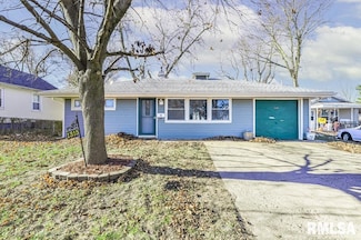 1315 S 11th St, Pekin, IL 61554