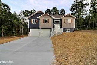 1045 Toomey Falls Rd, Oneida, TN 37841