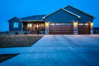1009 Silver Ln, Aberdeen, SD 57401
