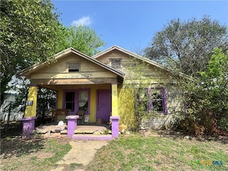 205 S Chestnut St, Lampasas, TX 76550