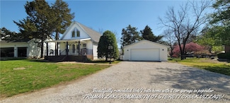 26912 Sweetberry Dr, Warsaw, MO 65355