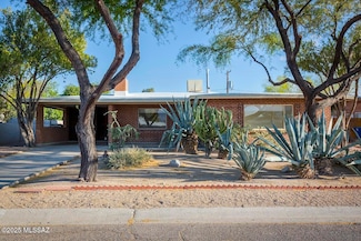 2102 E Florence Dr, Tucson, AZ 85719