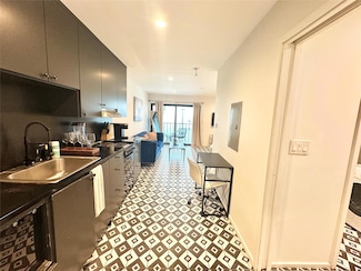 201 Academy Dr Unit 203, Austin, TX 78704