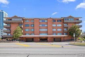 250 S Brentwood Blvd Unit 1D, Saint Louis, MO 63105