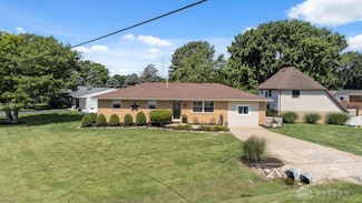 1637 Lammes Ln, New Carlisle, OH 45344