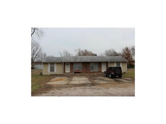 139 SE 411 Rd, Knob Noster, MO 65336