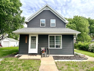 206 W Nemaha St, Blue Hill, NE 68930