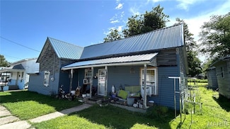 526 N Locust St, Dexter, MO 63841