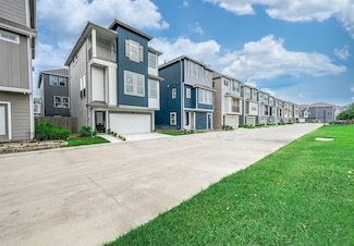 2022 Groveland Glen Dr, Houston, TX 77051