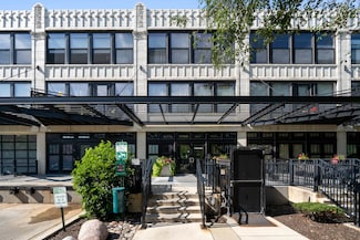 1150 W 15th St Unit 232, Chicago, IL 60608