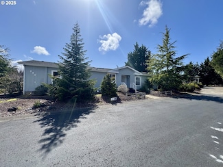 892 32nd Place, Florence, OR 97439