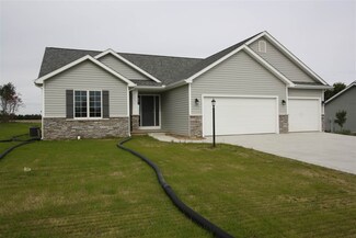 205 Potato Creek Dr, North Liberty, IN 46554