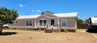 477 Mountain View Dr, Bandera, TX 78003