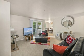 19230 Forest Park Dr NE Unit H227, Lake Forest Park, WA 98155