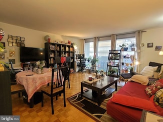 224 30 W Rittenhouse Square Unit 413, Philadelphia, PA 19103