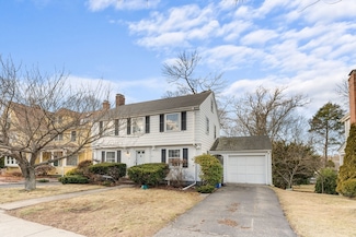37 Vermont St, West Roxbury, MA 02132