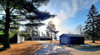33732 N Oak Dr, Pequot Lakes, MN 56472