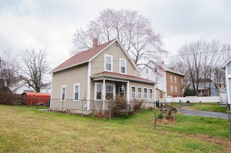 20 1/2 Cleveland St, Putnam, CT 06260