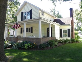 26 E Market St, Marshallville, OH 44645