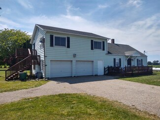 16631 Maple Rd, Argos, IN 46501