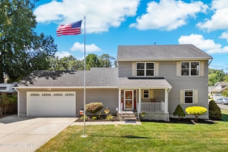 78 Wayside Dr, Keyport, NJ 07735