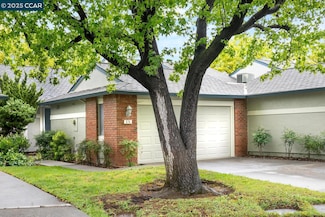 674 St Ives Ct, Walnut Creek, CA 94598