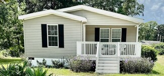 274 Pinelog St, Freeport, FL 32439