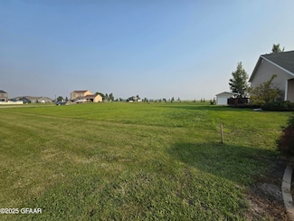 2433 Pinehurst Ct NW, East Grand Forks, MN 56721