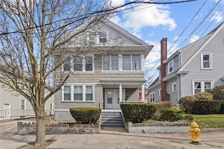 17 Boutwell St, Pawtucket, RI 02860