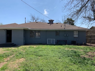 406 NW 30th St, Lawton, OK 73505