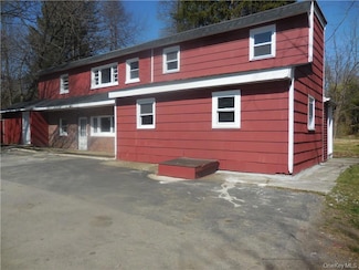 14 Maurice Ln Unit 3, New Windsor, NY 12553