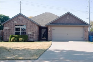 900 SW Crownview St, Bentonville, AR 72712