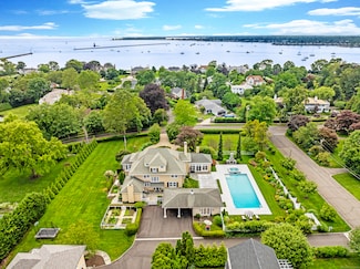 336 Ocean Dr W, Stamford, CT 06902