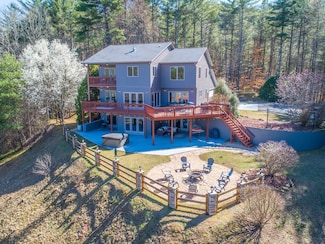 245 Roll Tide Dr, Murphy, NC 28906