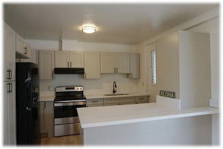 477 Kaumakani St, Honolulu, HI 96825