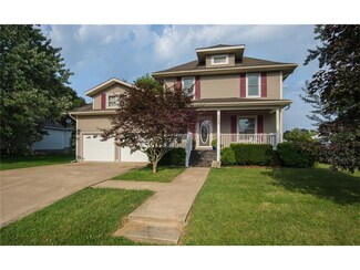 509 6th Ave, Clarence, IA 52216