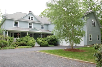 970 East St, Lenox, MA 01240