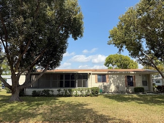 501 E Moore Dr, Auburndale, FL 33823